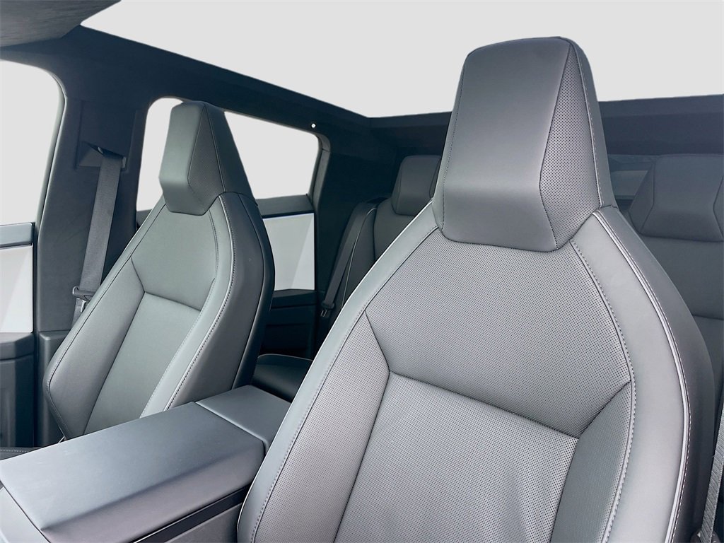 Used 2024 Tesla Cybertruck AWD Crew Cab image 12