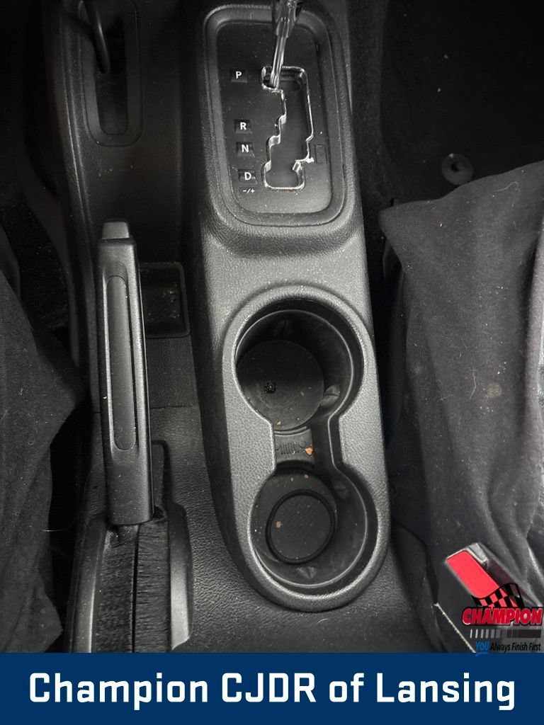 Used 2016 Jeep Wrangler Unlimited Sahara AWD/4WD image 22