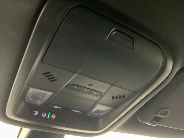 Used 2024 Buick Enclave Essence AWD/4WD image 16