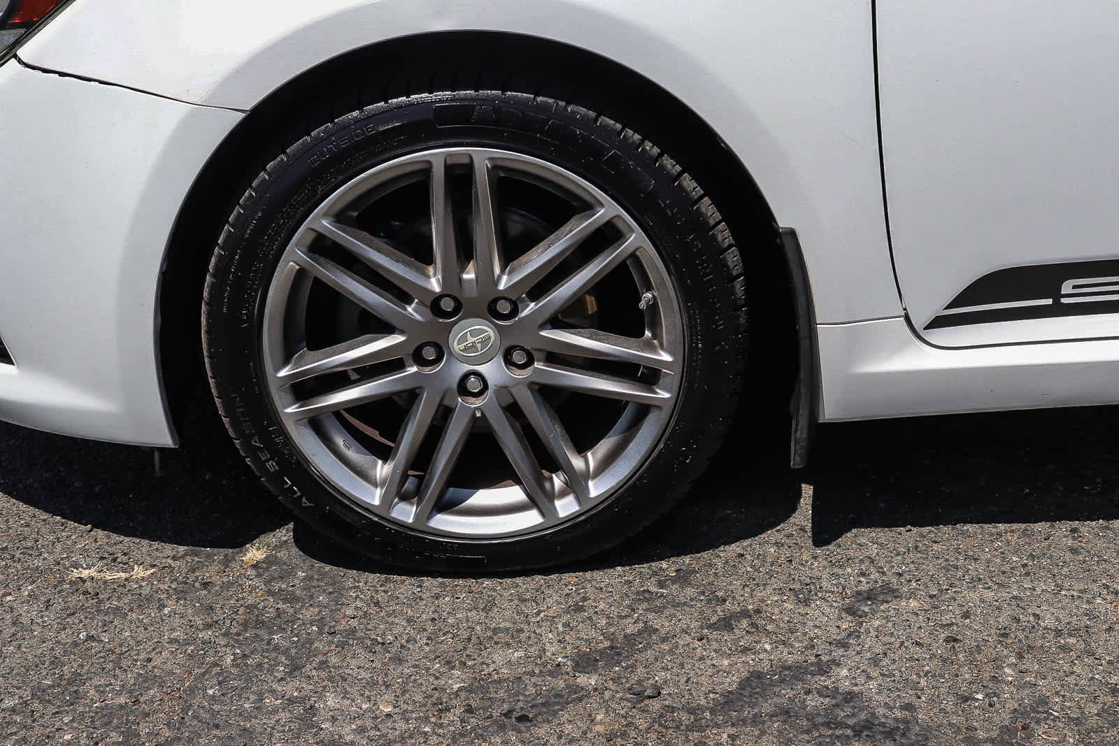 Used 2013 Scion tC FWD image 14