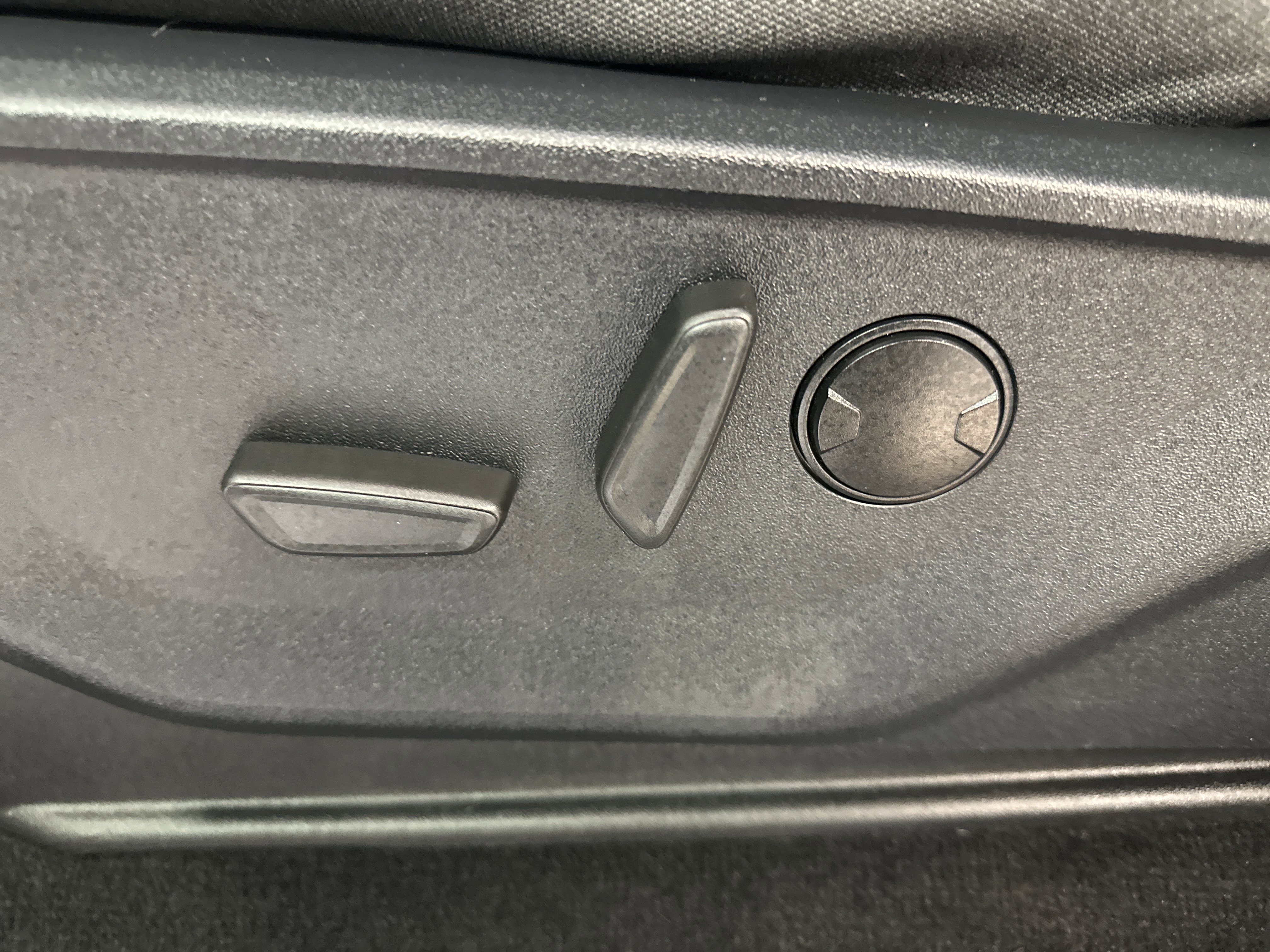 Certified 2022 Ford F150 XLT w/ Equipment Group 302A High image 25