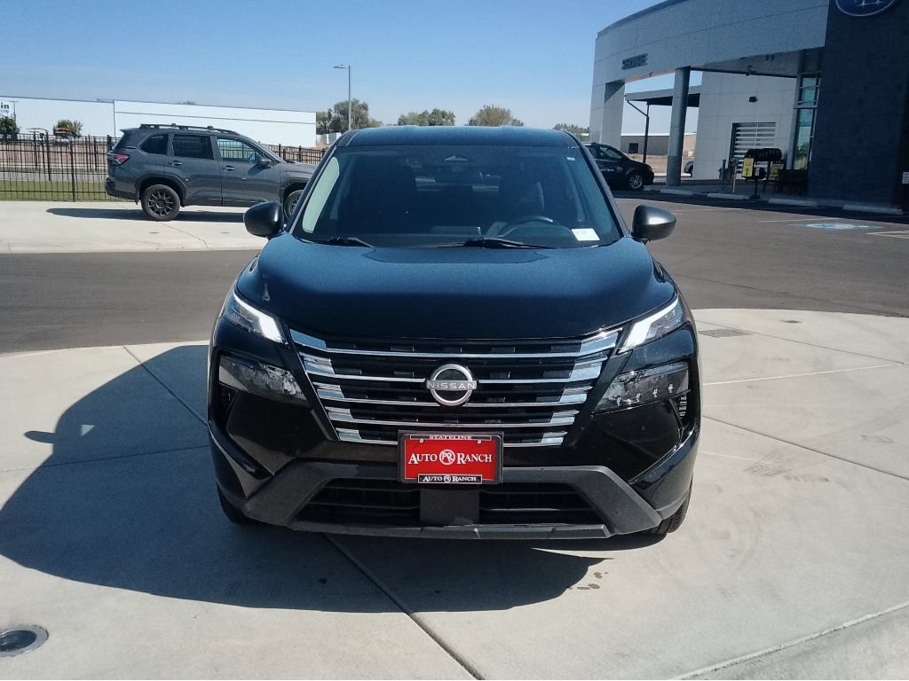Used 2024 Nissan Rogue S AWD/4WD image 8