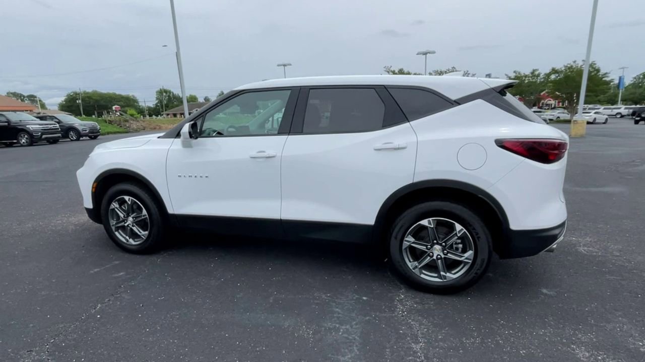 Used 2025 Chevrolet Blazer LT FWD image 6