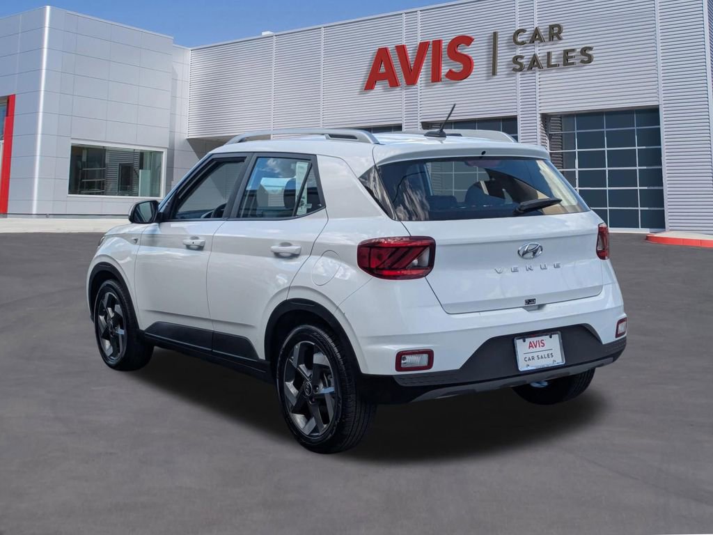 Used 2025 Hyundai Venue SEL FWD image 9