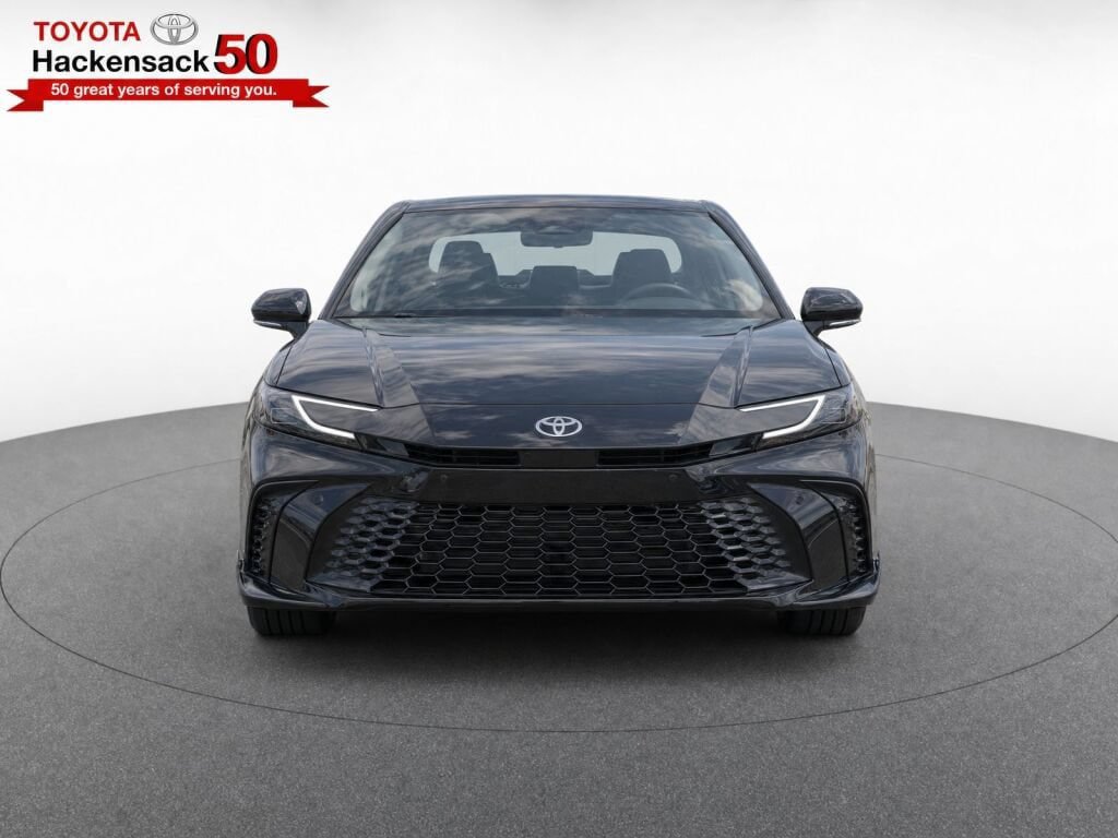 Used 2025 Toyota Camry SE w/ Convenience Package AWD/4WD image 5