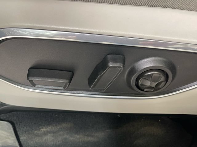 Certified 2022 Jeep Wagoneer Series III AWD/4WD image 12