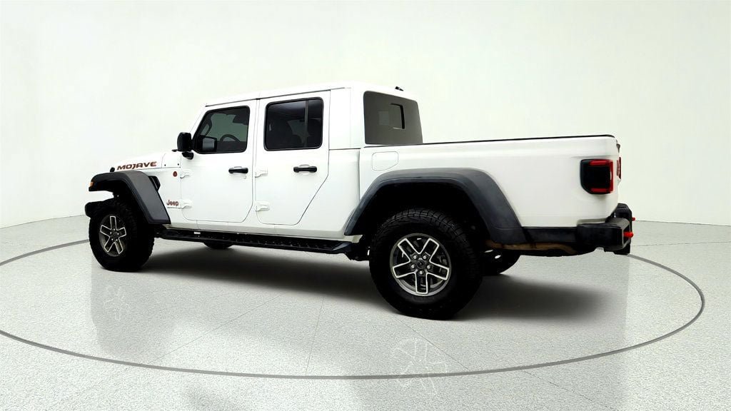 Used 2025 Jeep Gladiator Mojave w/ Convenience Group AWD/4WD image 7