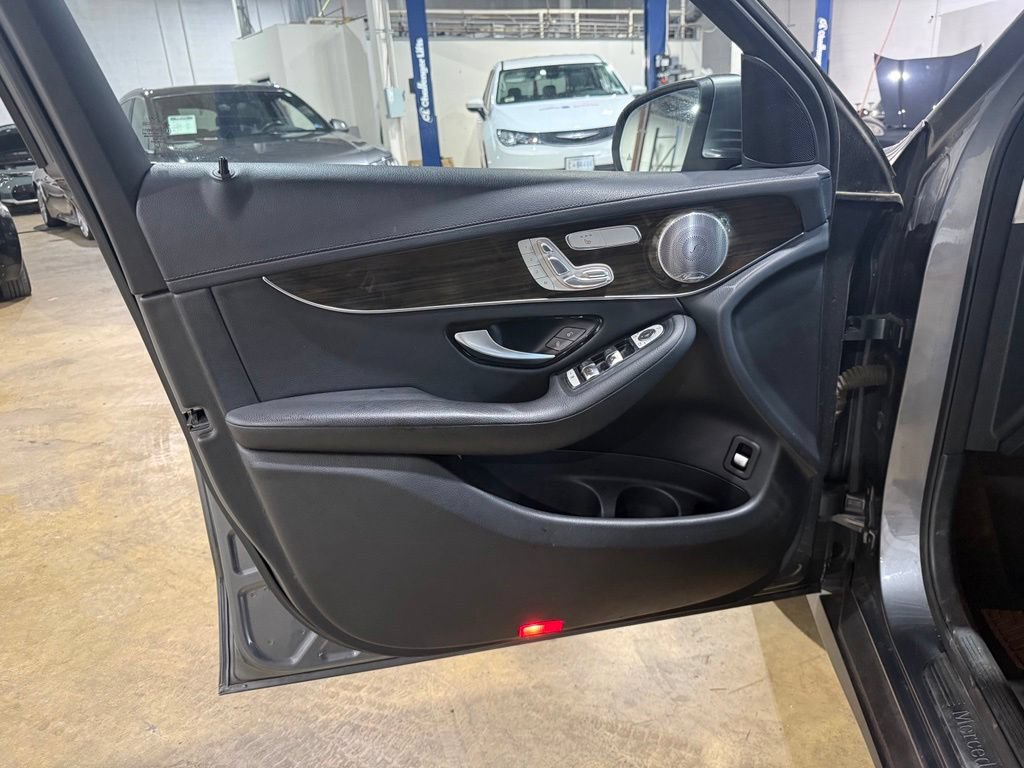 Used 2016 Mercedes-Benz GLC 300 4MATIC image 24