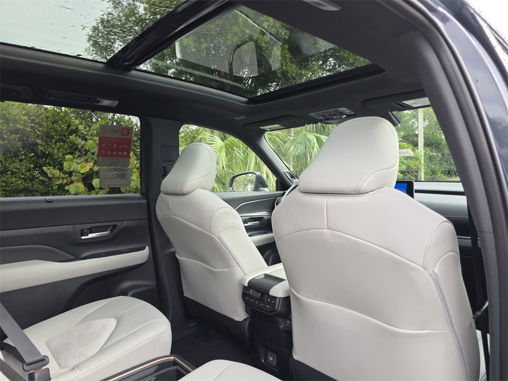 New 2026 Toyota Grand Highlander AWD Hybrid image 16