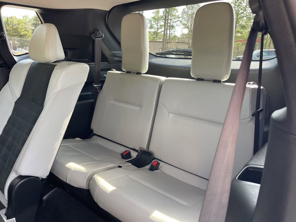 Used 2025 Mitsubishi Outlander SE image 21