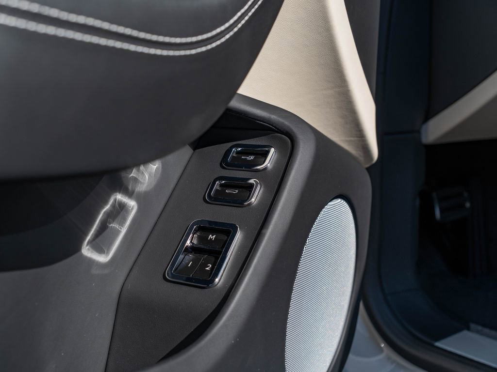 New 2026 Bentley Flying Spur Plug-In Hybrid AWD/4WD image 15
