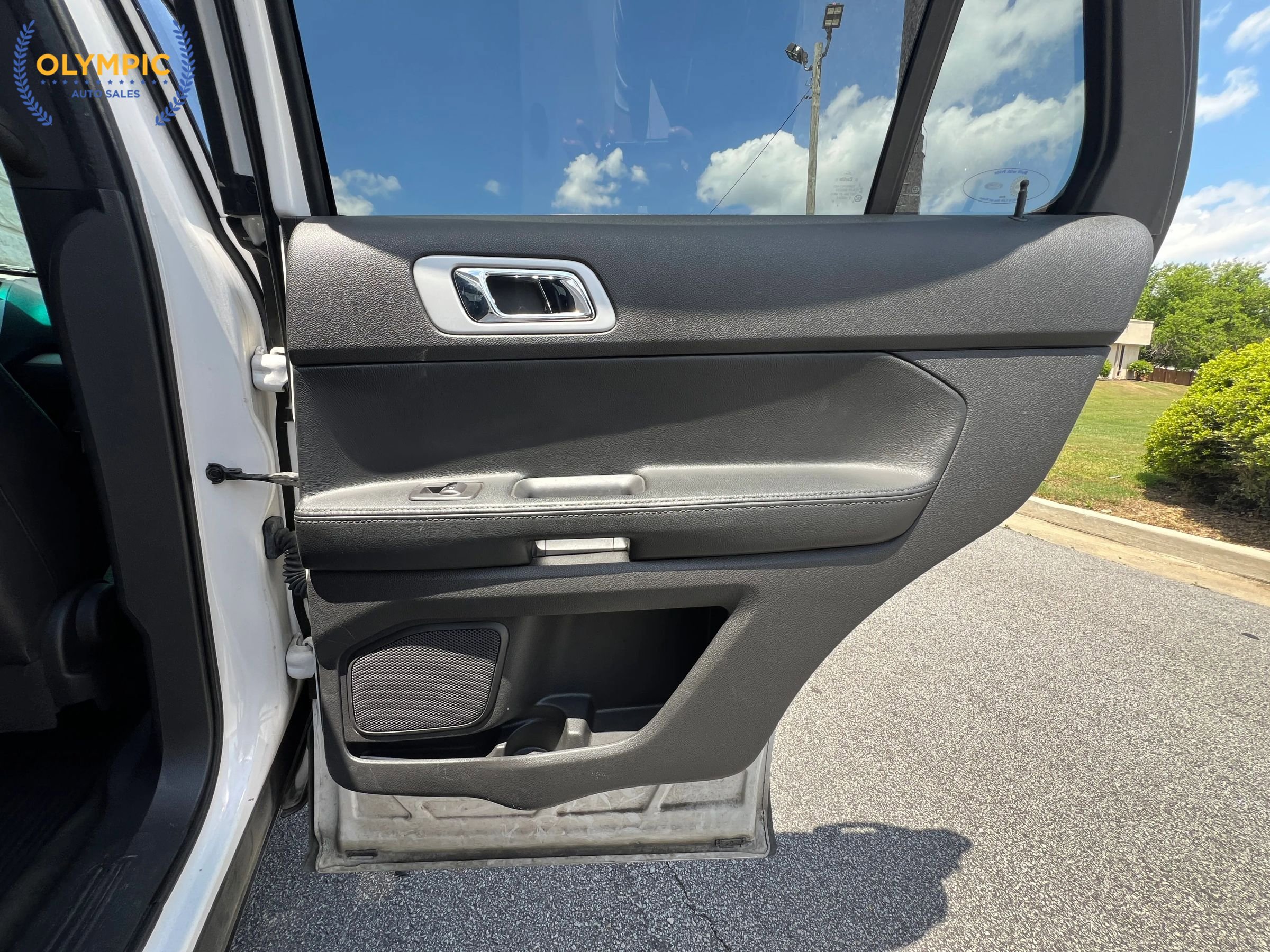Used 2014 Ford Explorer XLT w/ Equipment Group 202A FWD image 49