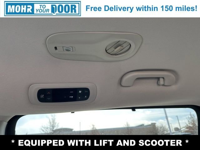 Used 2017 Chrysler Pacifica Touring-L image 25