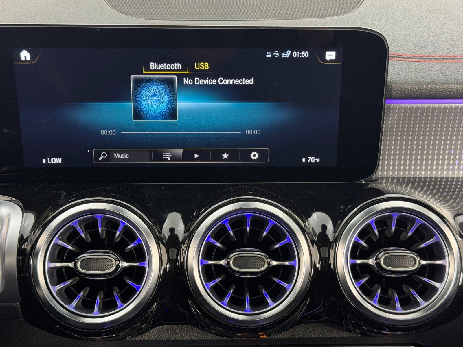 Used 2022 Mercedes-Benz EQB 350 4MATIC image 26