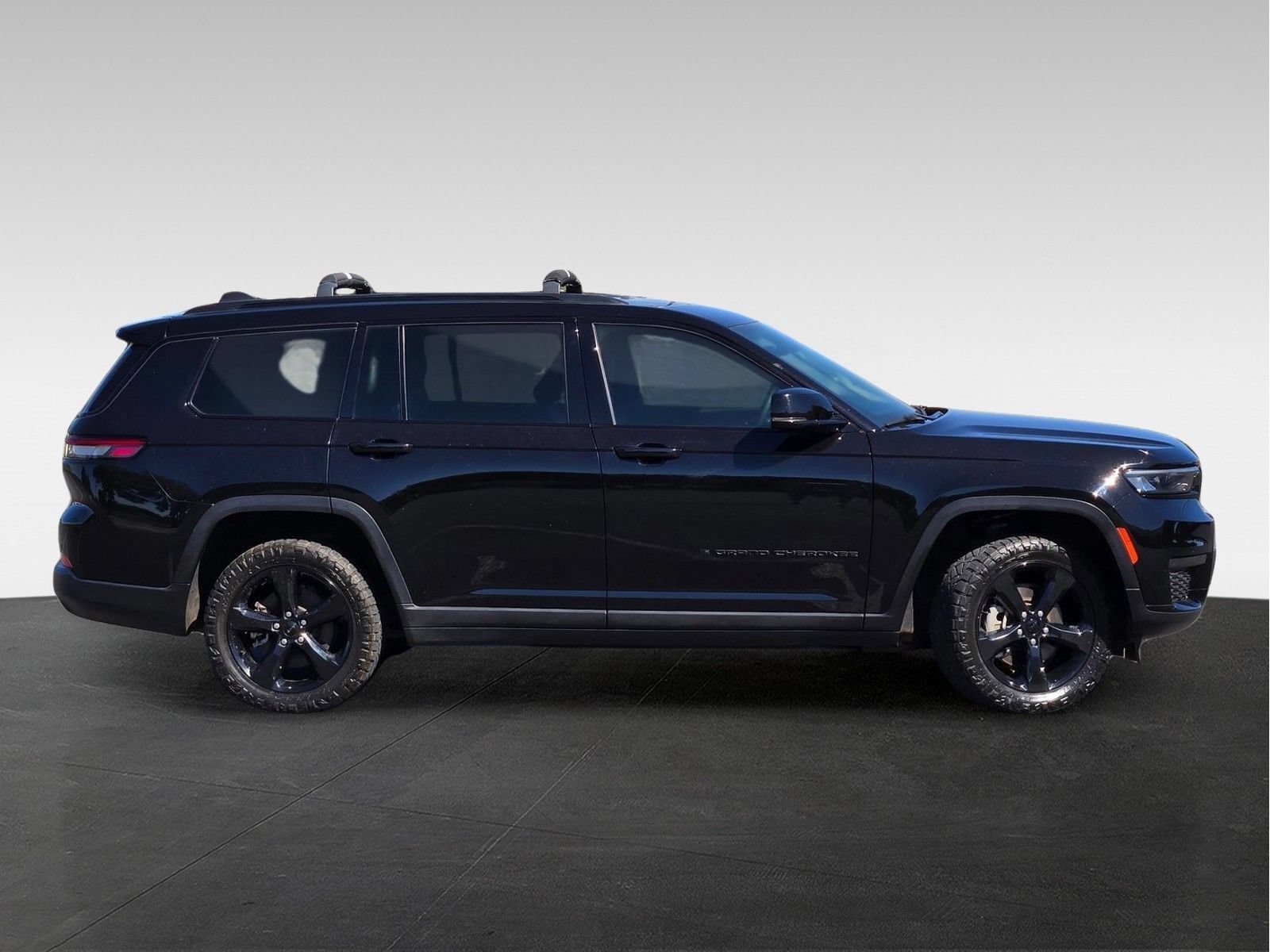 Used 2023 Jeep Grand Cherokee L Laredo AWD/4WD image 4