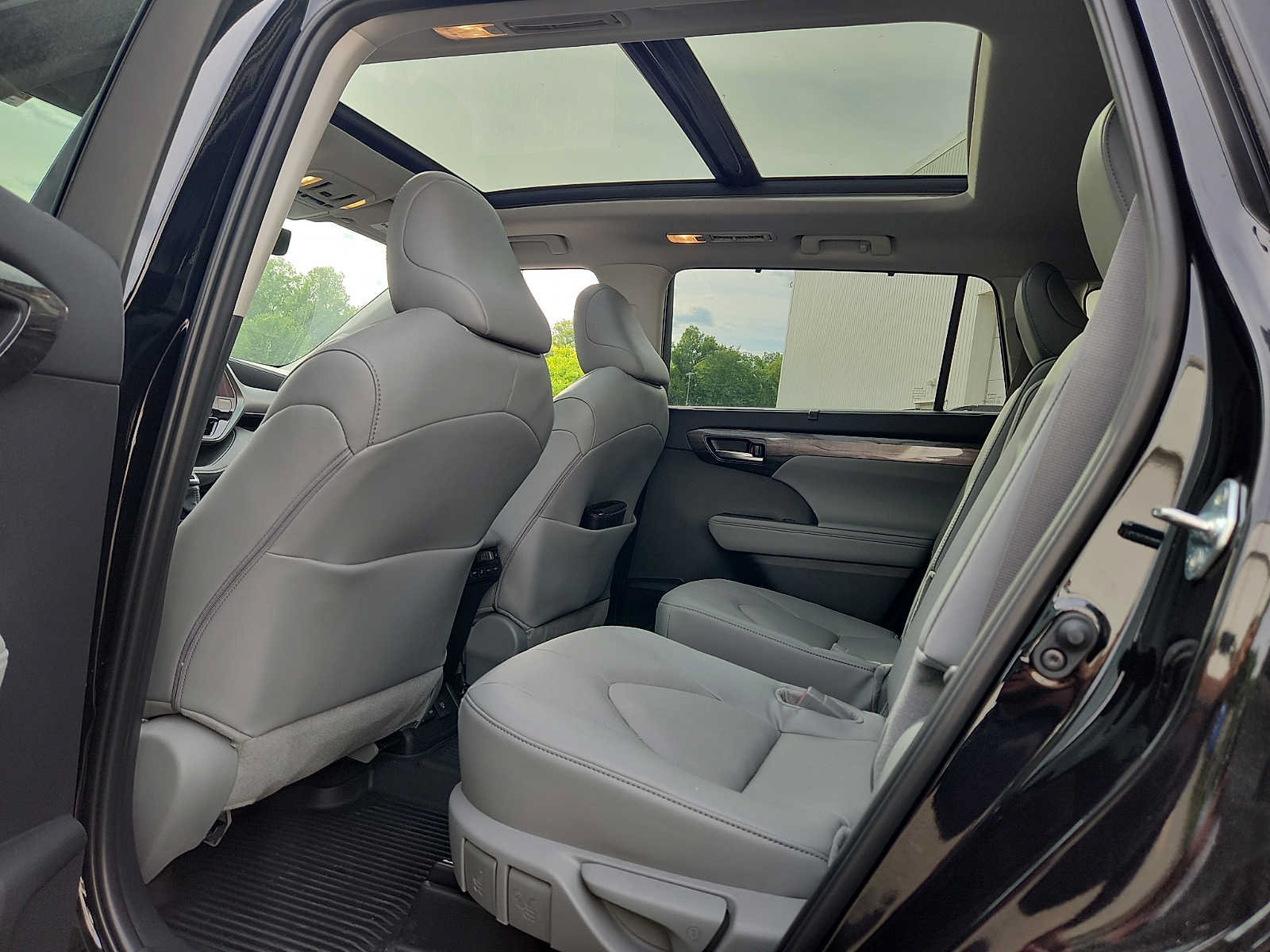 Used 2026 Toyota Highlander Platinum AWD/4WD image 10