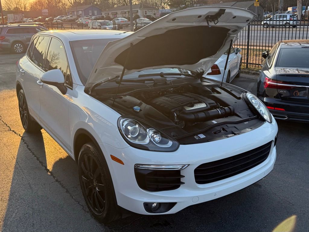 Used 2016 Porsche Cayenne w/ Premium Package image 4