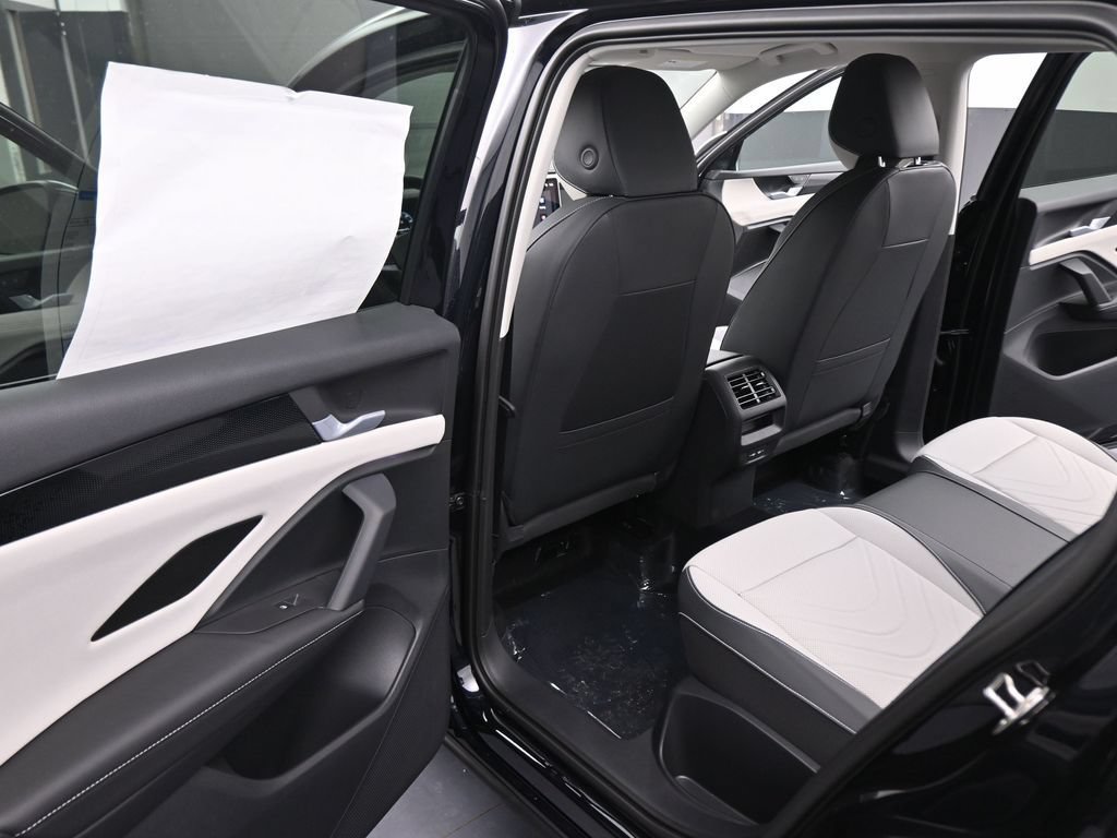 New 2026 Volkswagen Tiguan SE AWD/4WD image 39