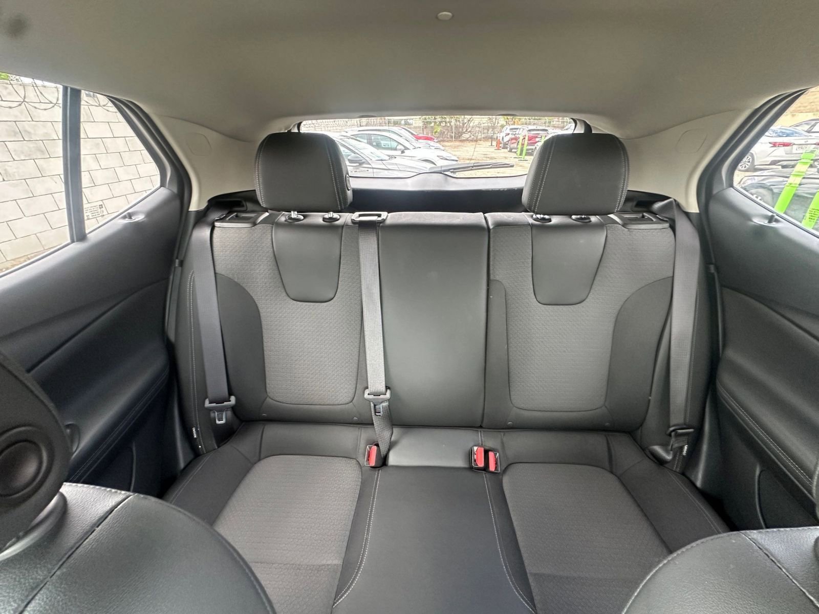 Used 2025 Buick Encore GX Preferred image 37