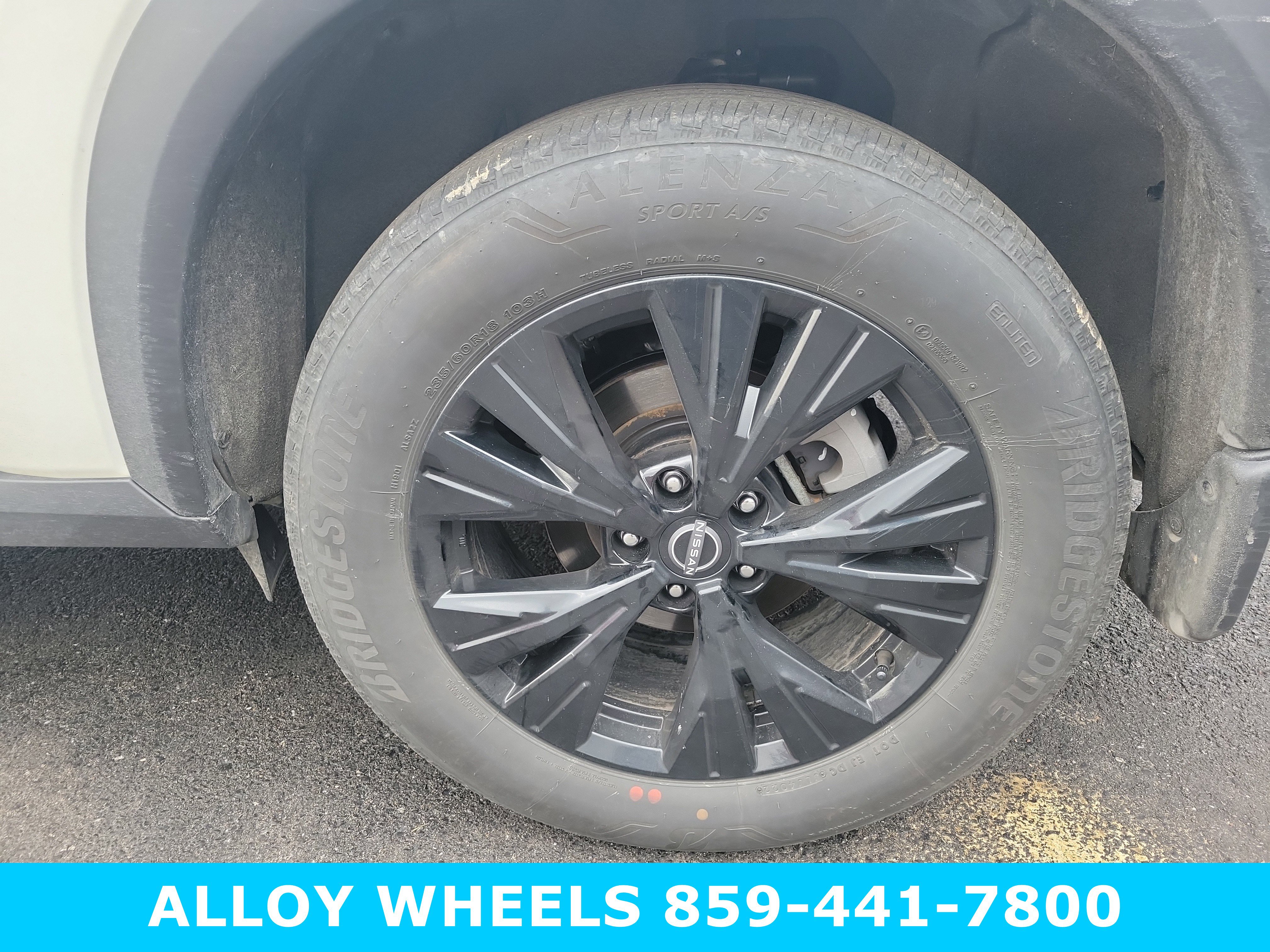 Used 2023 Nissan Rogue SV w/ SV Premium Package image 8