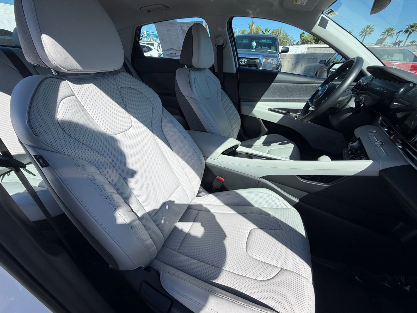 Used 2025 Hyundai Elantra Limited FWD image 38