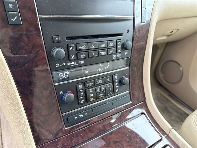 Used 2013 Cadillac Escalade Luxury image 9