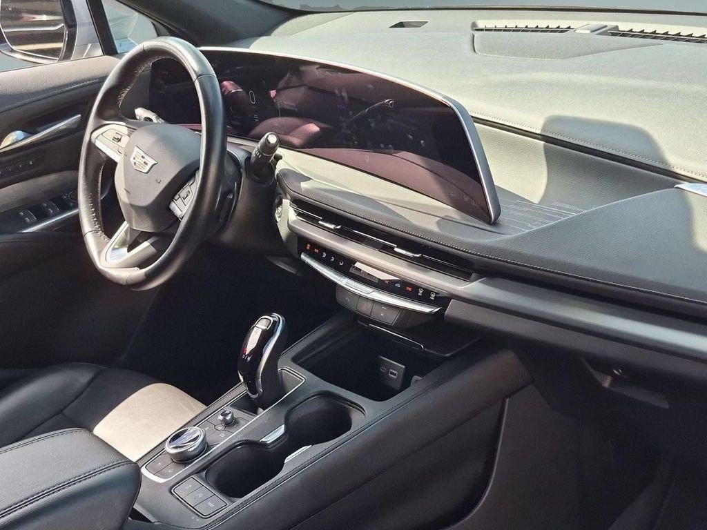 Certified 2025 Cadillac XT4 Premium Luxury FWD image 28