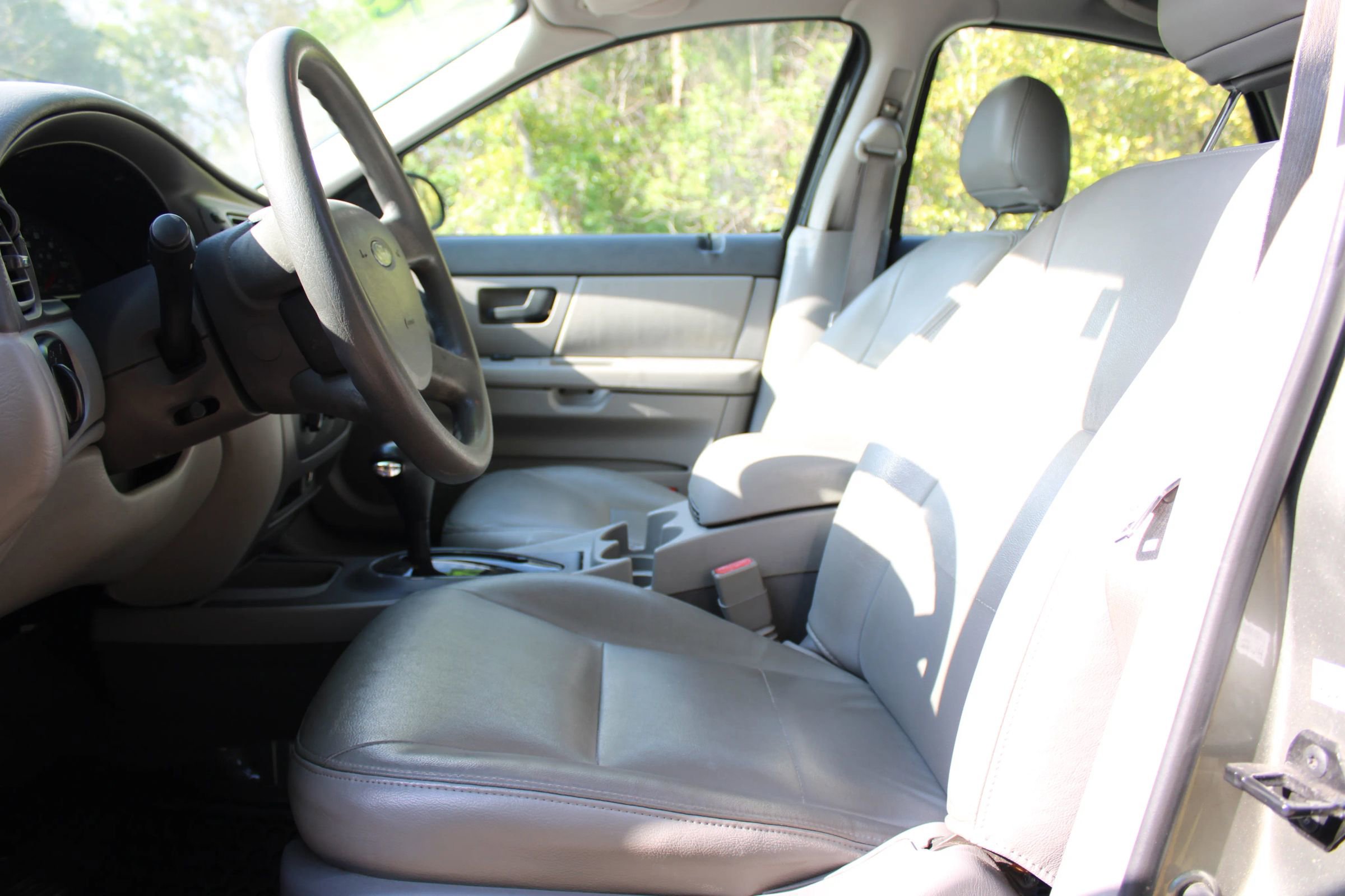 Used 2004 Ford Taurus SES image 10