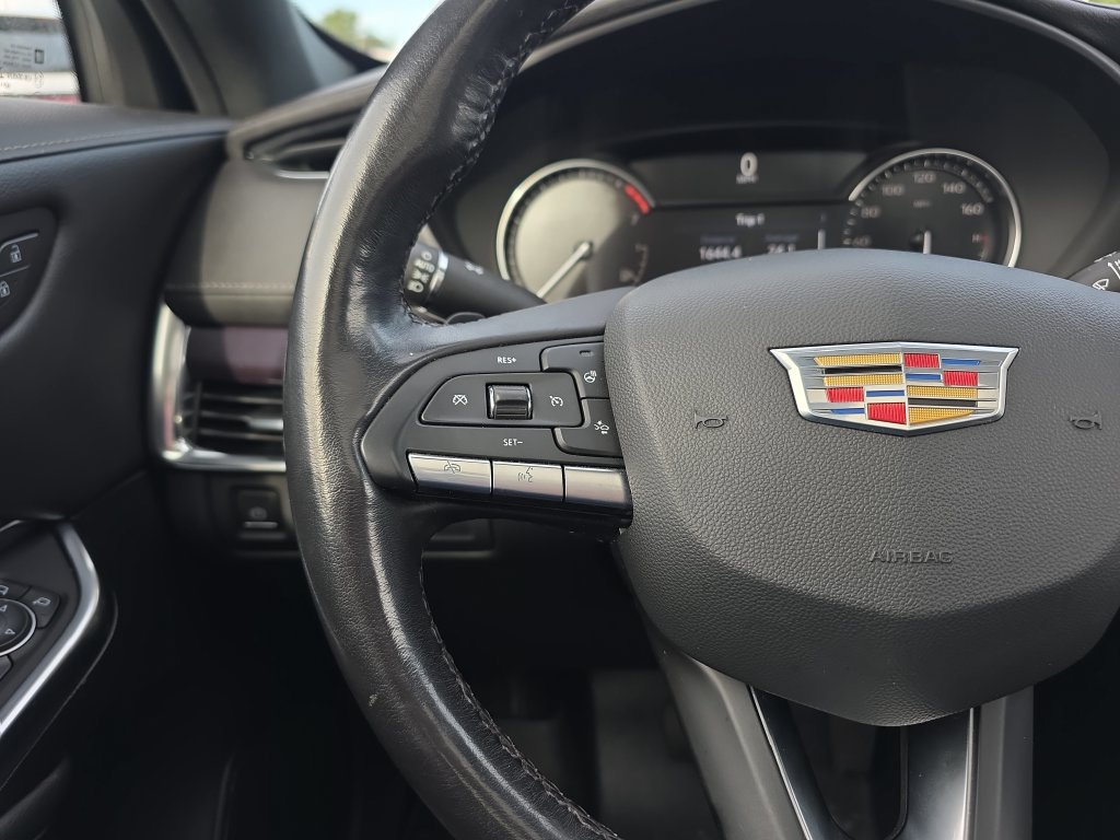 Used 2021 Cadillac XT4 Luxury w/ Cold Weather Package AWD/4WD image 29