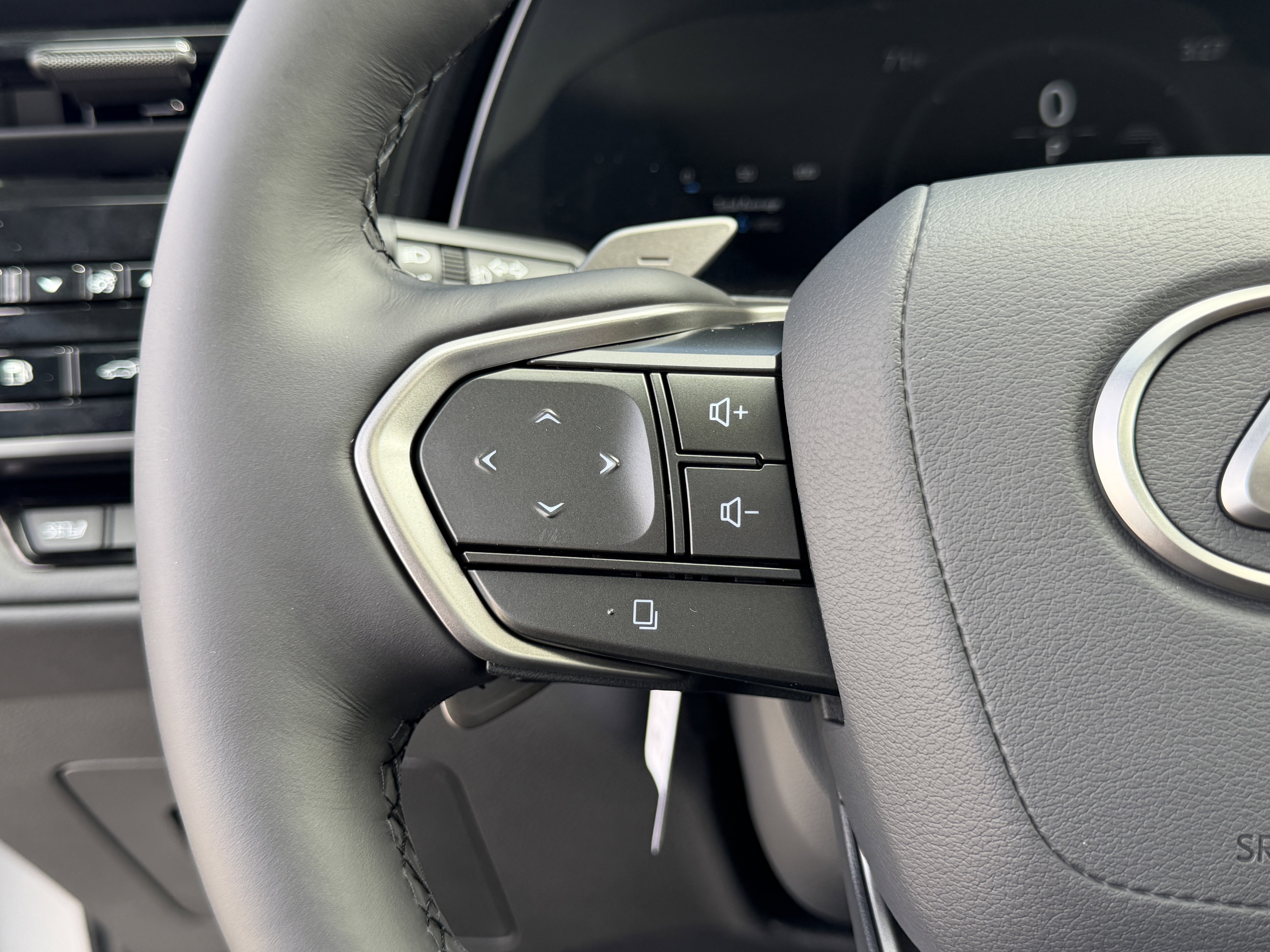 New 2026 Lexus TX 550h AWD Plug-In Hybrid image 20