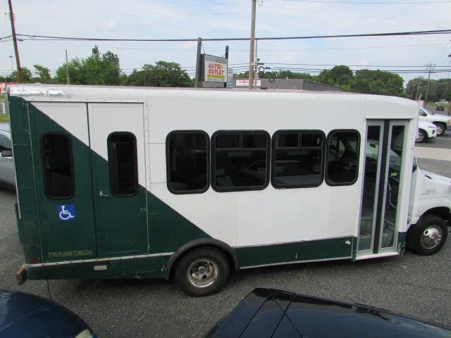 Used 2013 Ford E-450 and Econoline 450 Super Duty w/ Shuttle Bus Prep Pkg RWD image 7