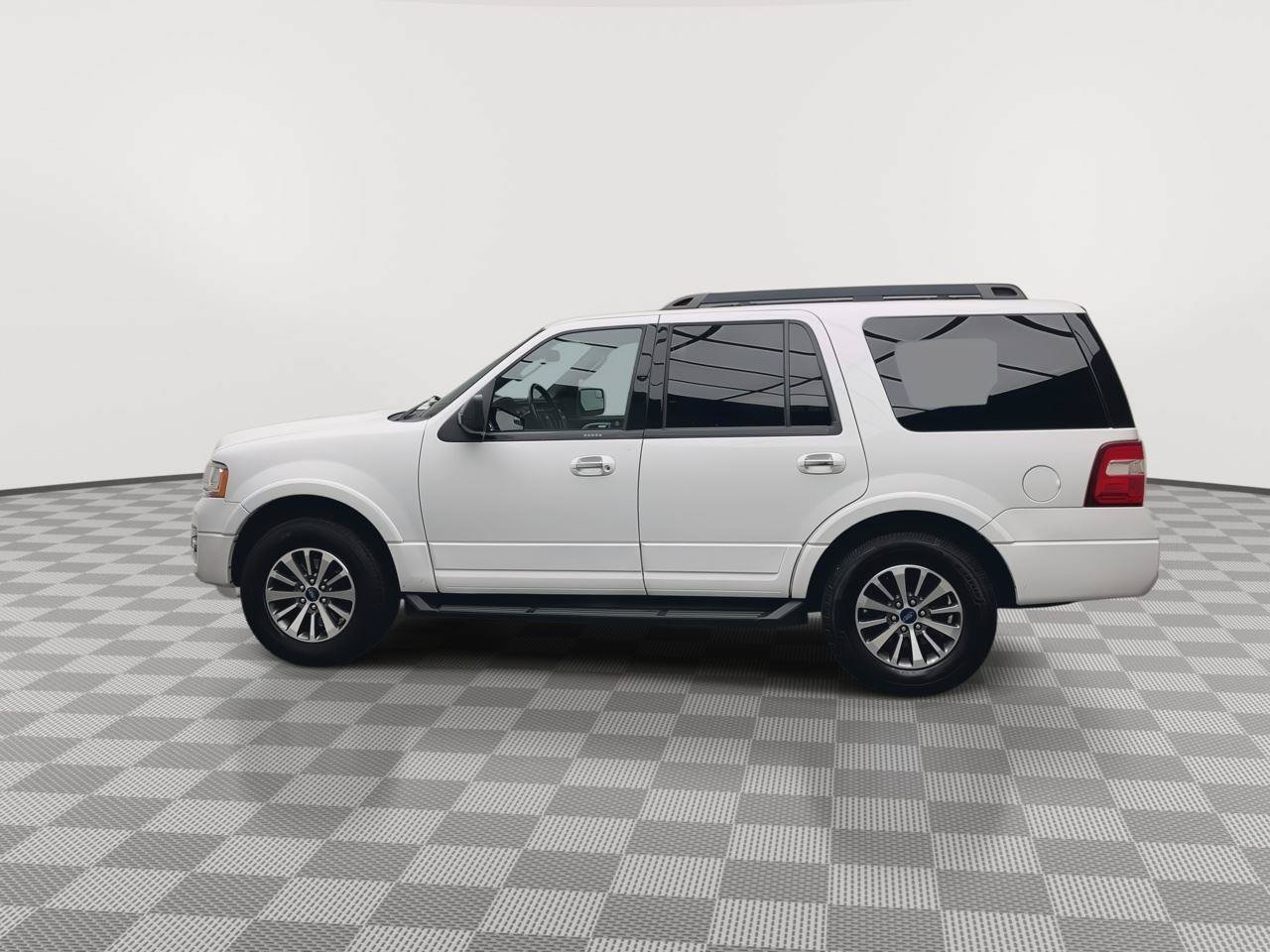 Used 2017 Ford Expedition XLT AWD/4WD image 36
