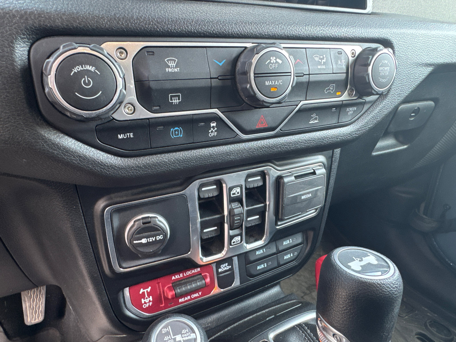 Used 2025 Jeep Wrangler Willys image 28