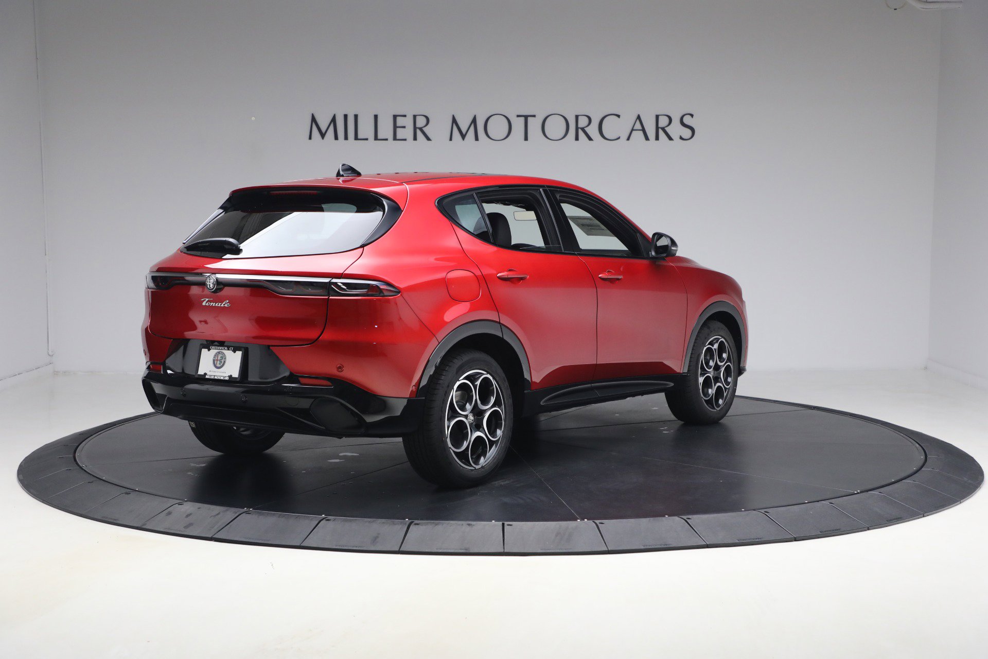 New 2026 Alfa Romeo Tonale Sprint w/ Black Premium Package AWD/4WD image 7