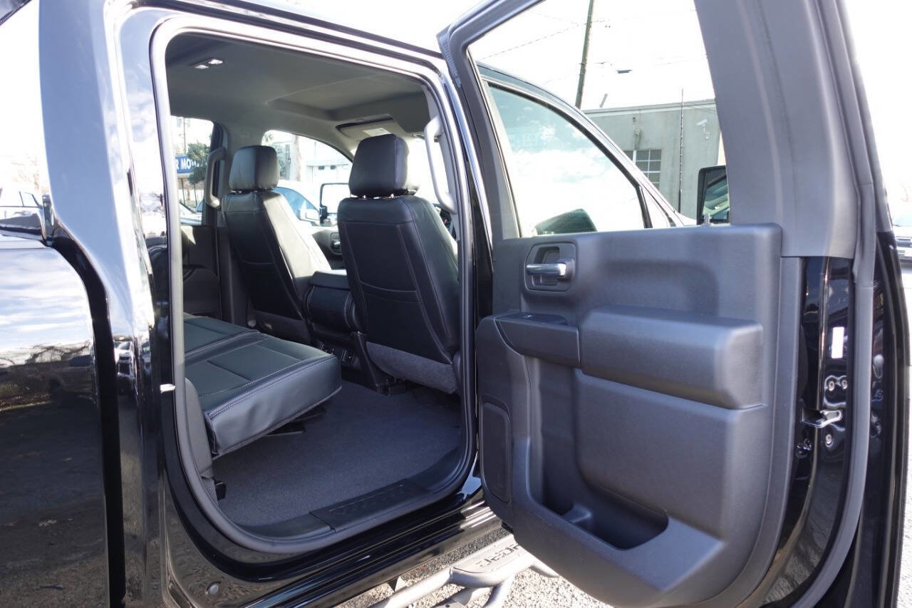 Used 2025 Chevrolet Silverado 2500 Custom w/ Custom Value Package image 24