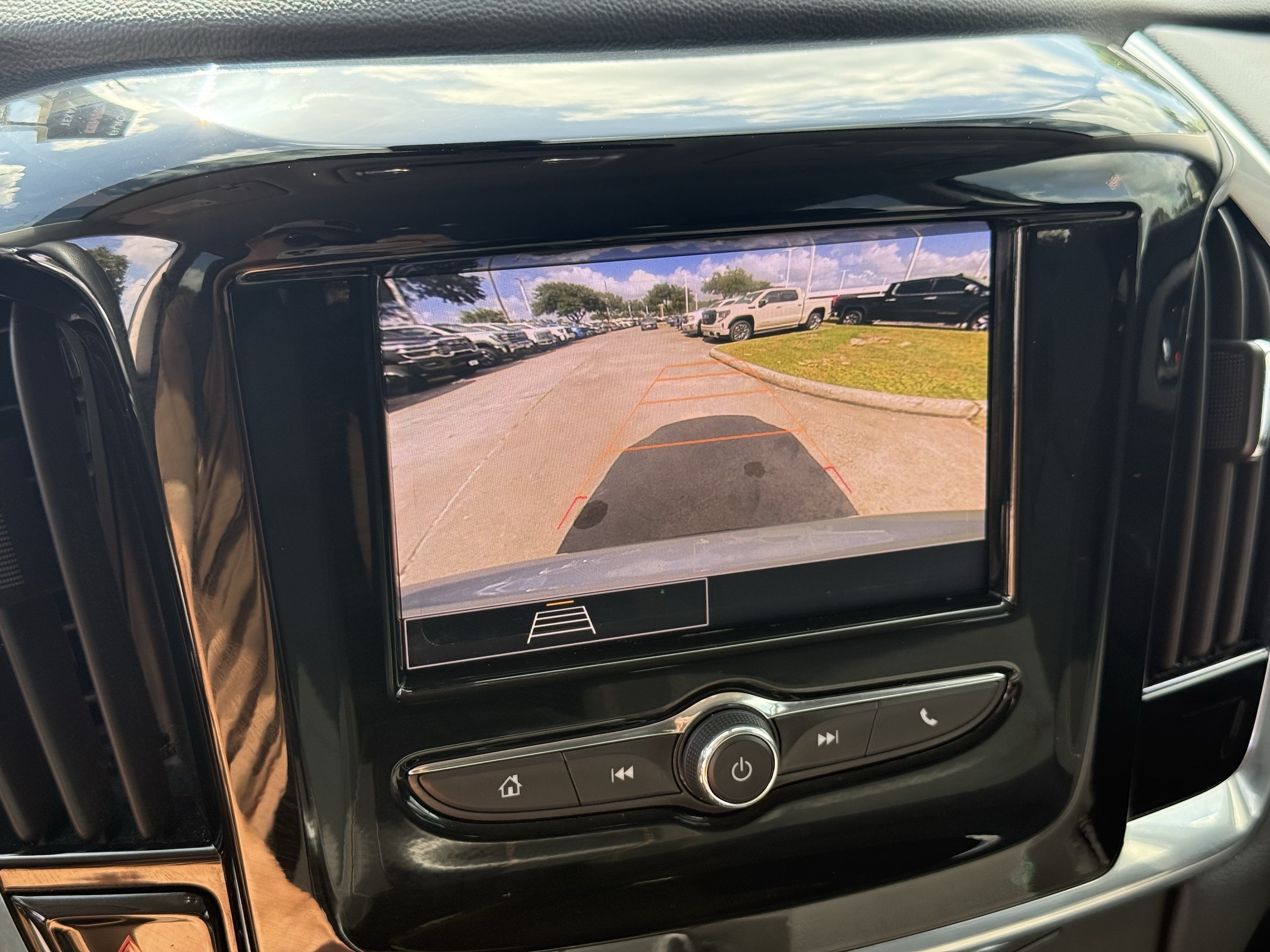 Used 2021 Chevrolet Traverse LS w/ LPO, Floor Liner Package FWD image 21