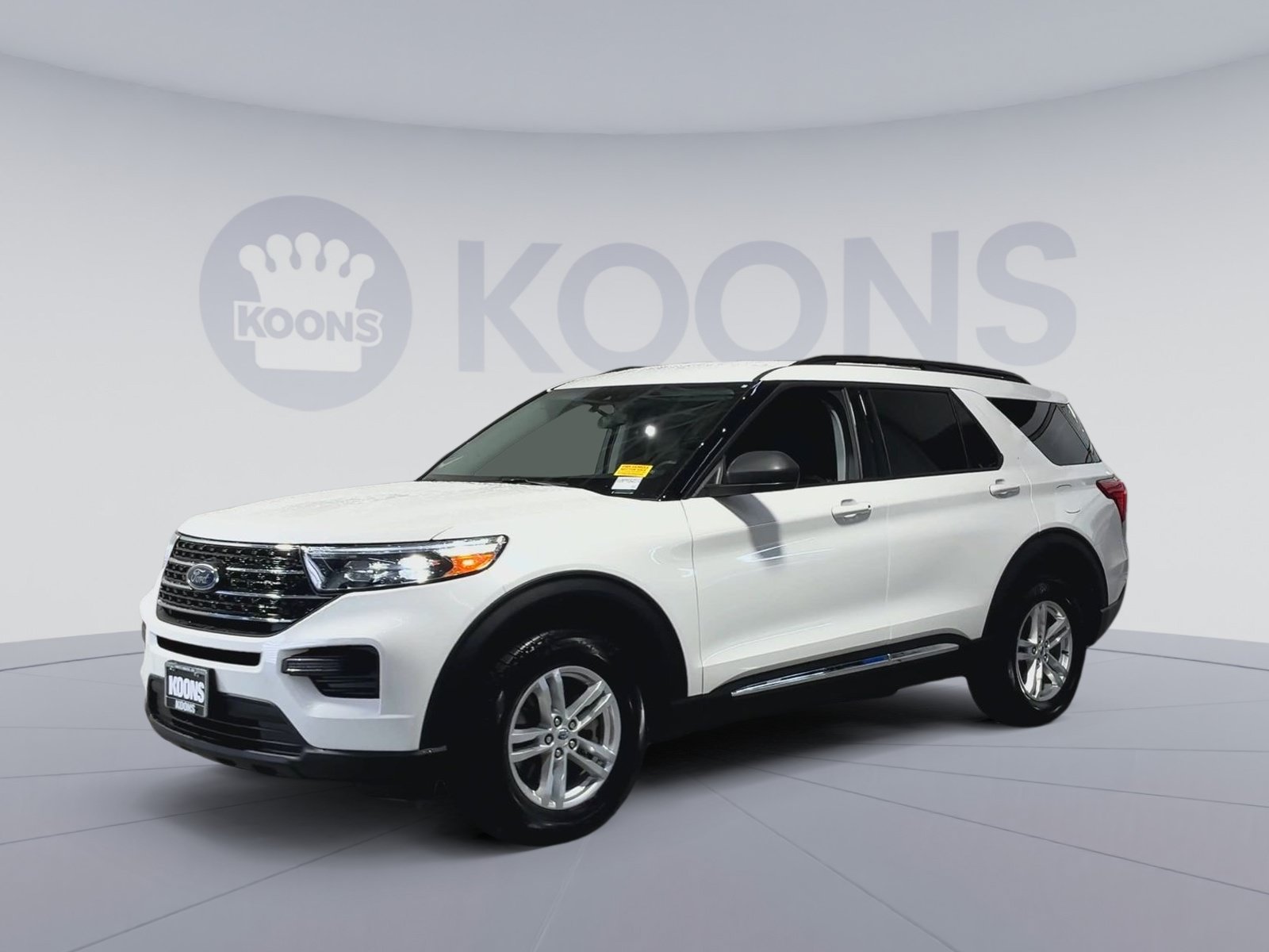 Used 2023 Ford Explorer XLT AWD/4WD image 5