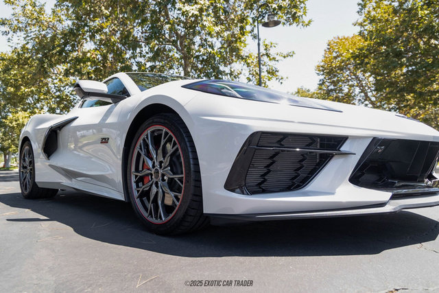 Used 2023 Chevrolet Corvette Stingray Premium Cpe w/ Z51 Performance Package image 50