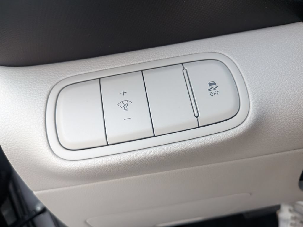 Certified 2024 Hyundai Venue SEL FWD image 27