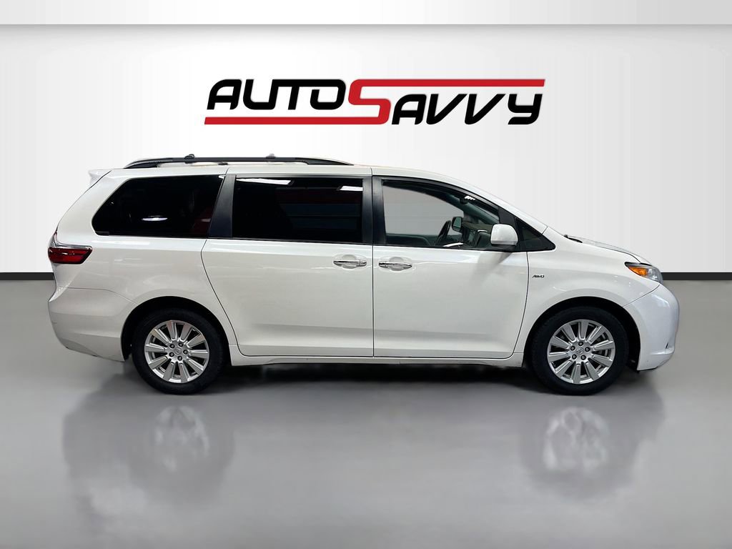 Used 2017 Toyota Sienna XLE image 8