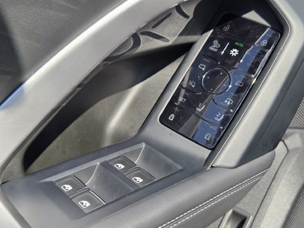Certified 2025 Audi Q5 Prestige AWD/4WD image 31