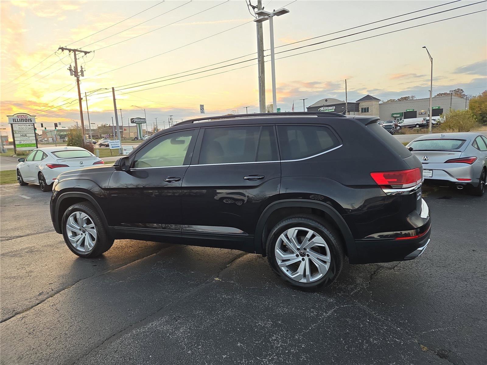 Used 2023 Volkswagen Atlas SE image 25