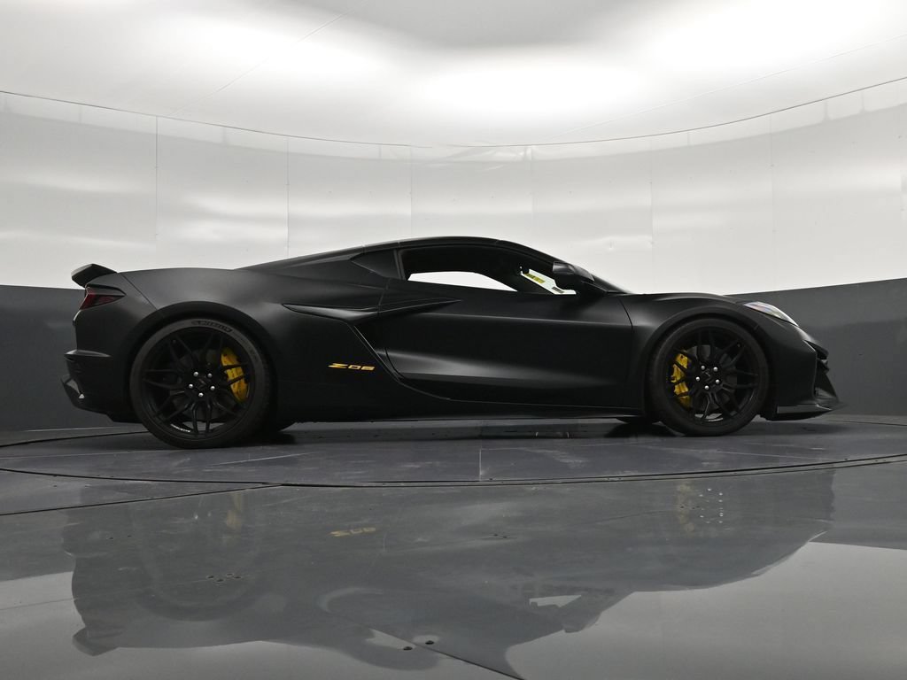 Used 2025 Chevrolet Corvette Z06 RWD image 29
