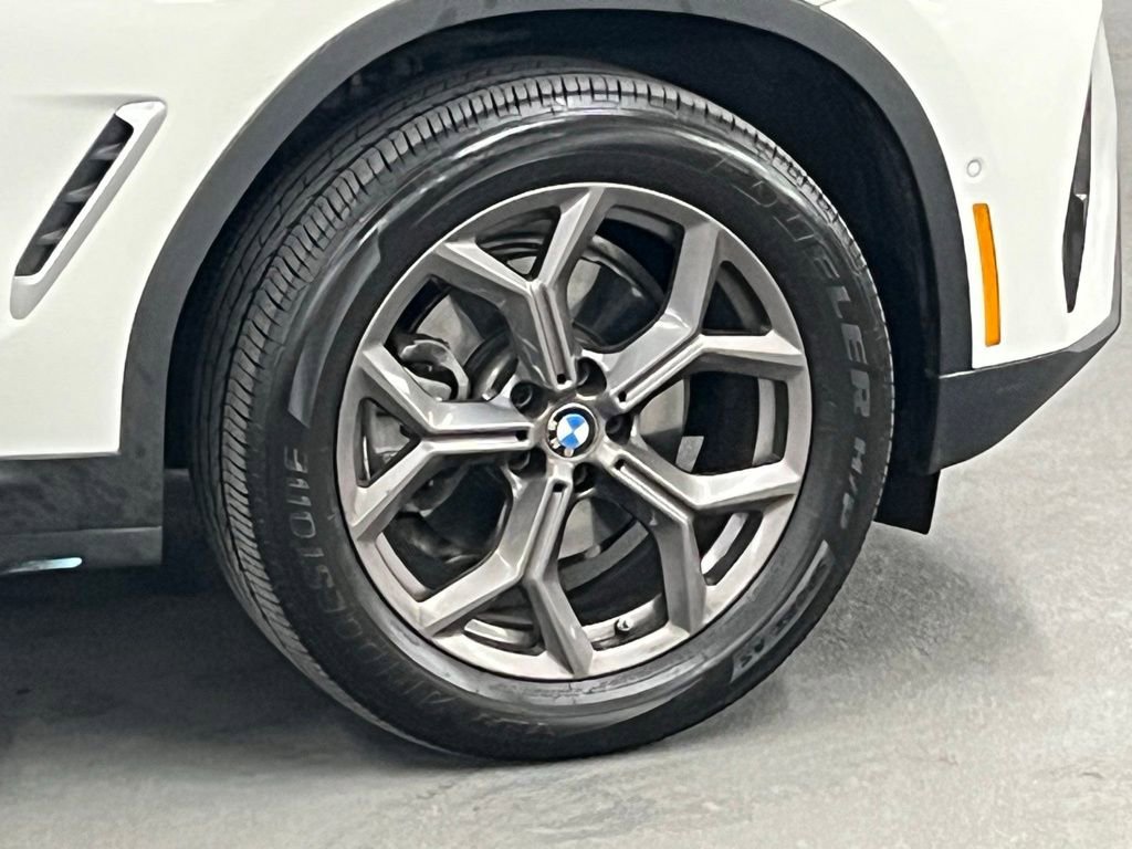 Used 2024 BMW X4 xDrive30i w/ Premium Package AWD/4WD image 41