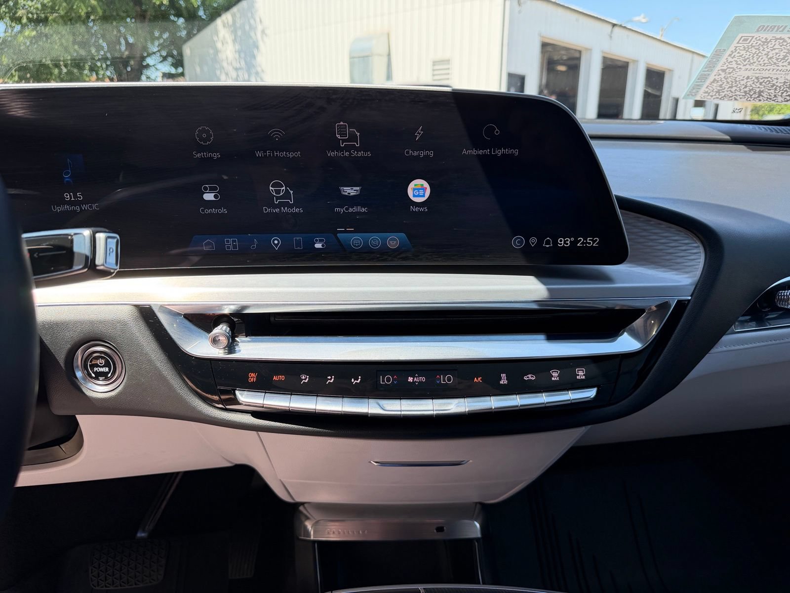 Used 2024 Cadillac Lyriq Sport AWD/4WD image 19