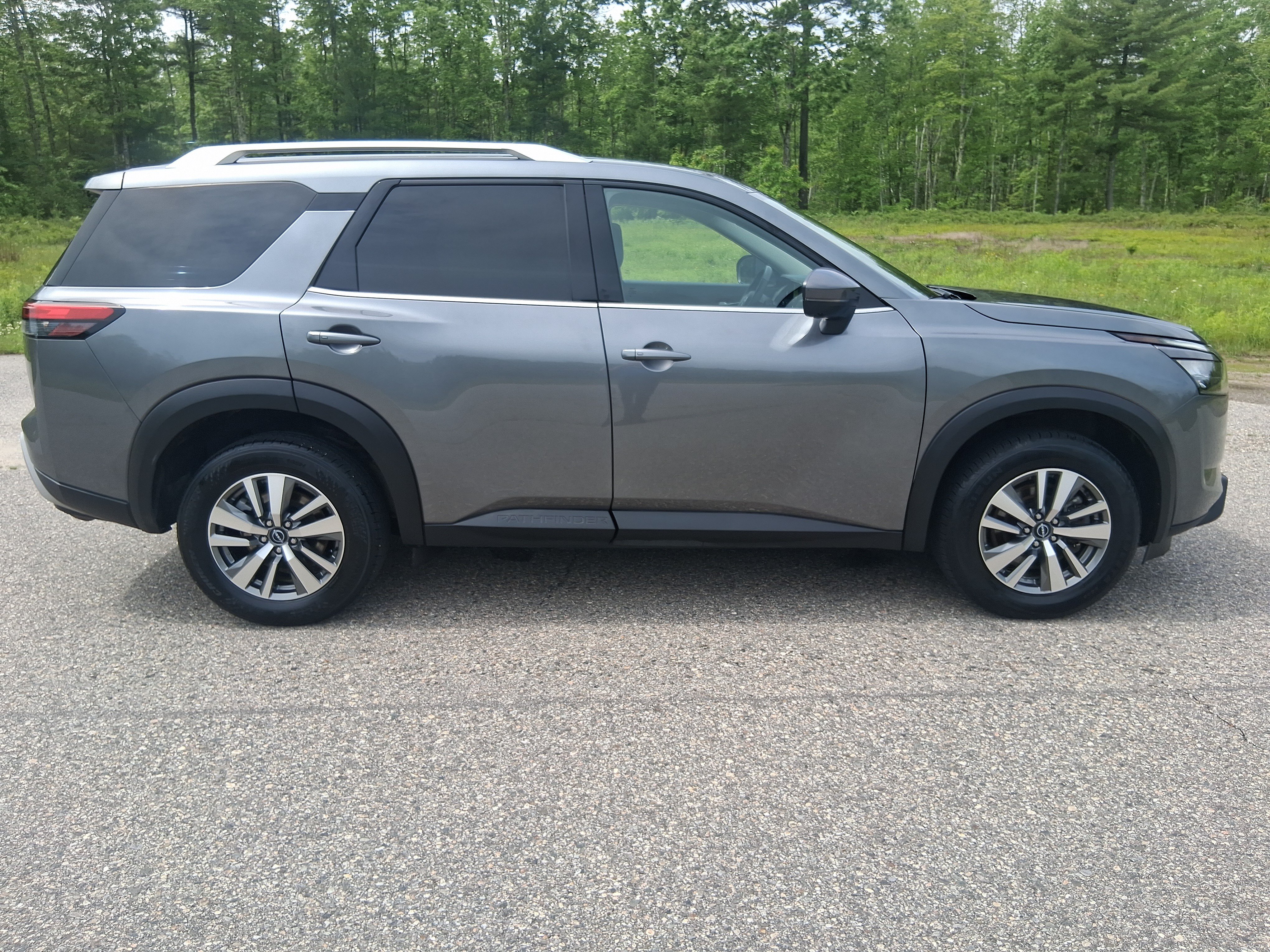 Certified 2025 Nissan Pathfinder SL AWD/4WD image 4