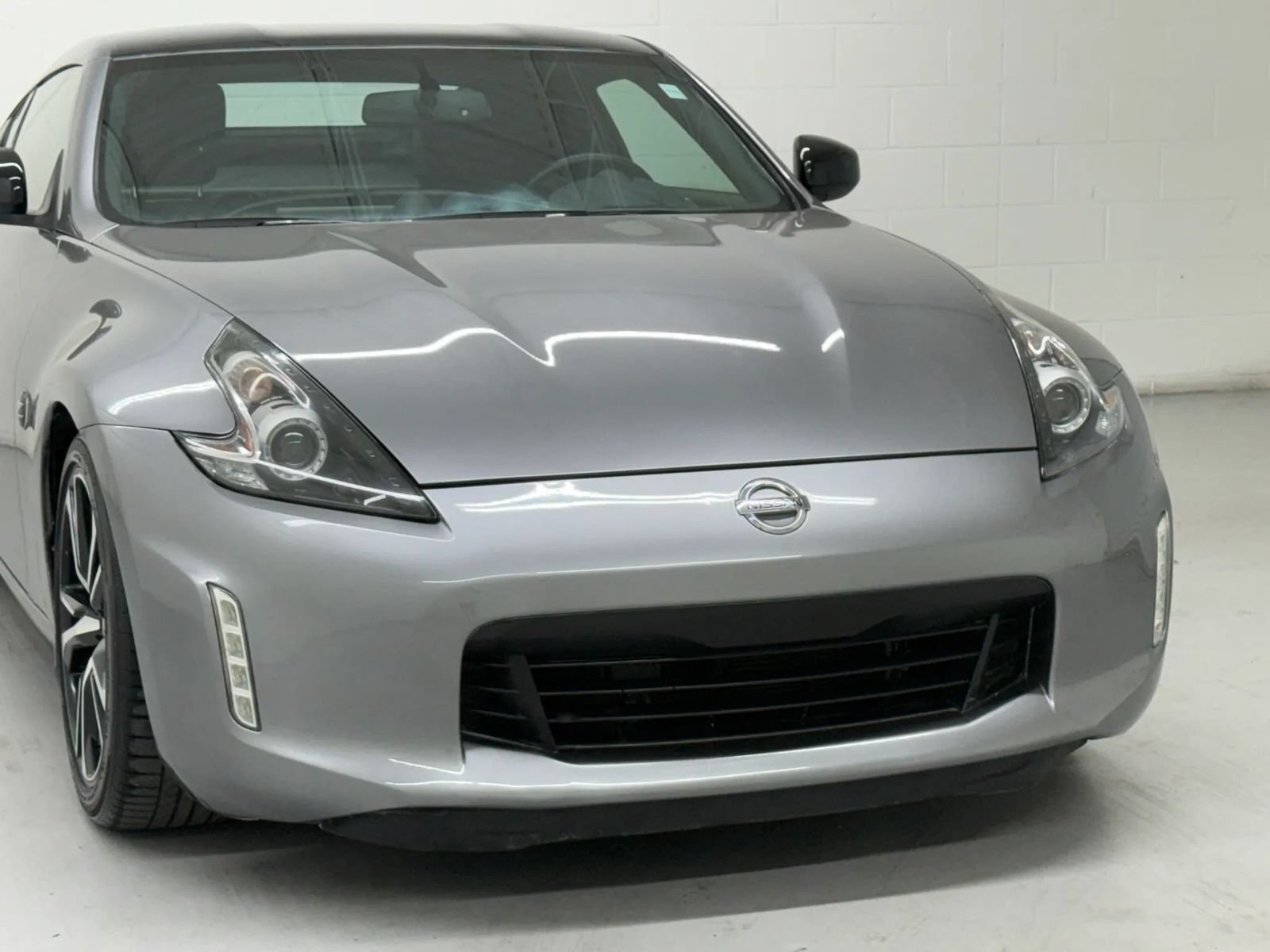 Used 2019 Nissan 370Z Touring Sport RWD image 32