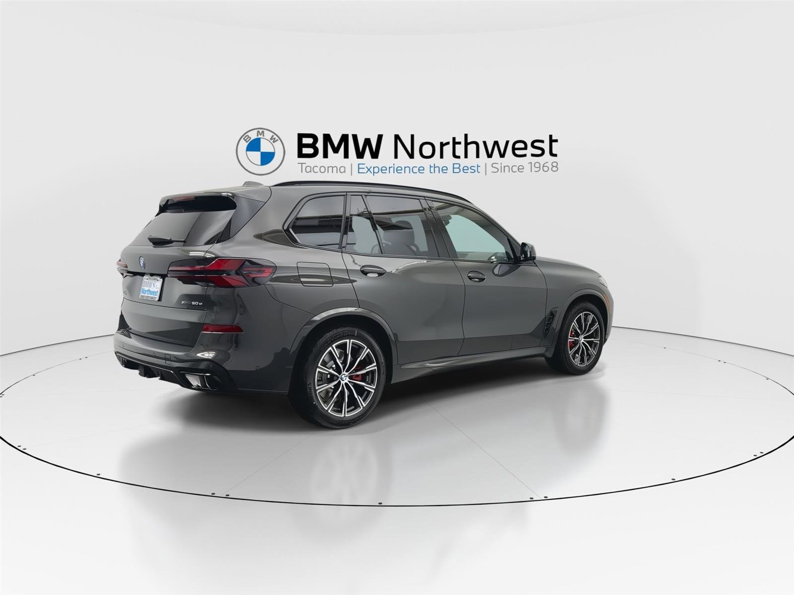 New 2026 BMW X5 xDrive50e image 3