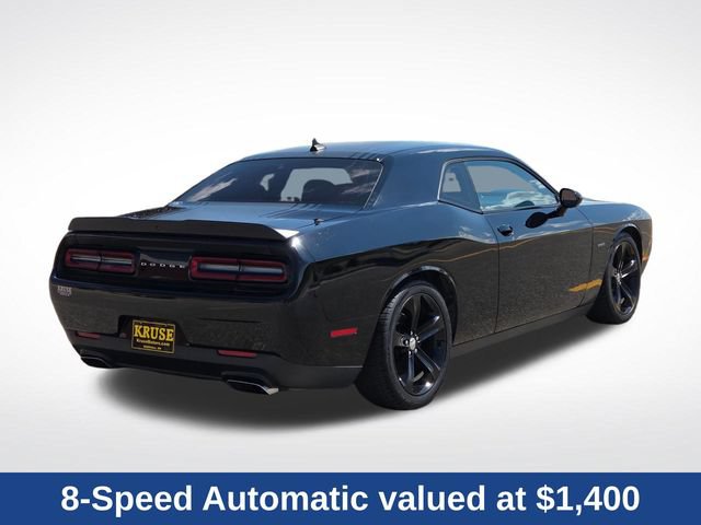 Used 2016 Dodge Challenger R/T RWD image 3