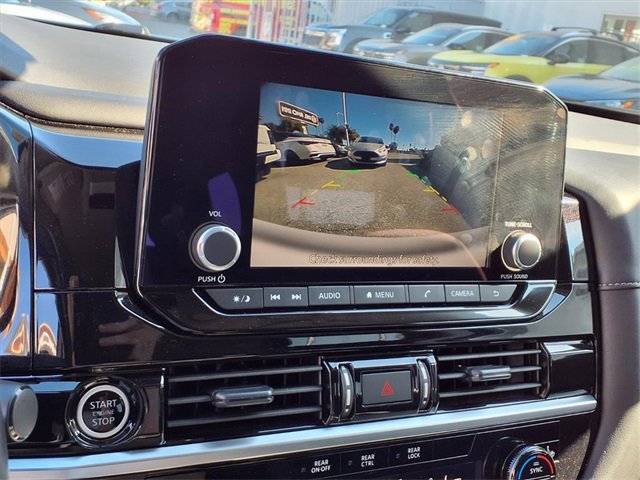 Certified 2024 Nissan Pathfinder SV image 7